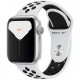 Умные часы Apple Watch Nike Series 5 GPS, 40 мм, корпус из алюминия цвет Серебристый, спортивный ремешок Nike цвет "Чистая платина"/Черный (MX3R2RU/A)