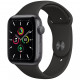 Умные часы Apple Watch Series SE GPS, 44 мм, корпус из алюминия цвет "Серый космос", спортивный ремешок цвет Черный (MYDT2RU/A)